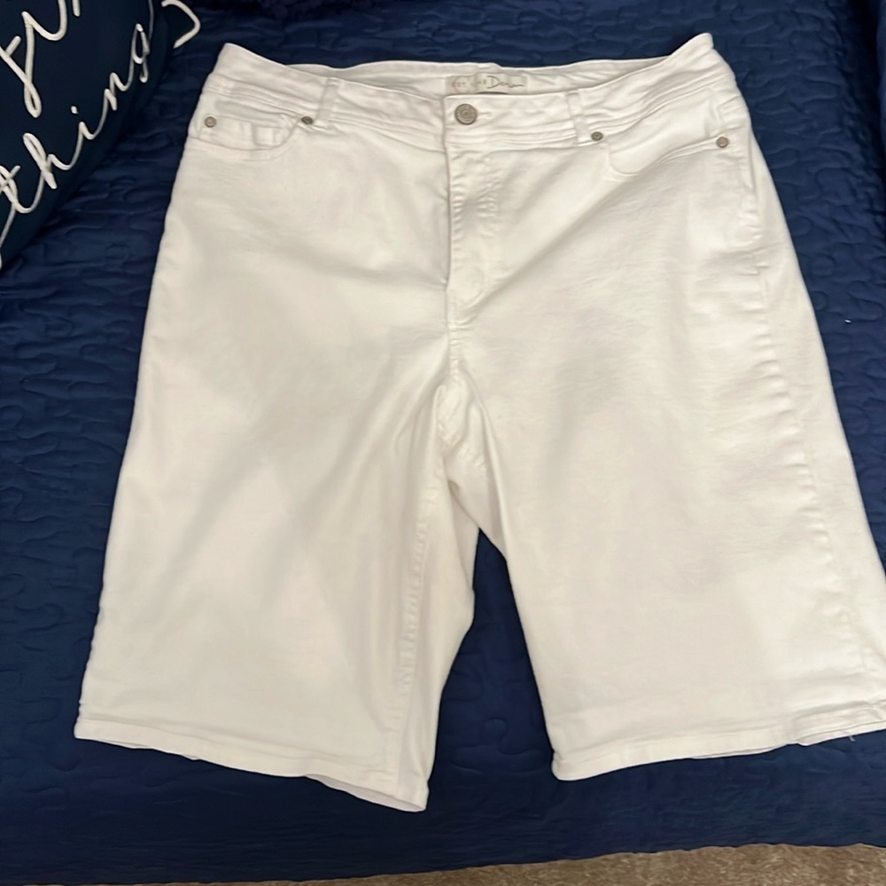 Size 16 EST. 1946 Denim white Bermuda shorts